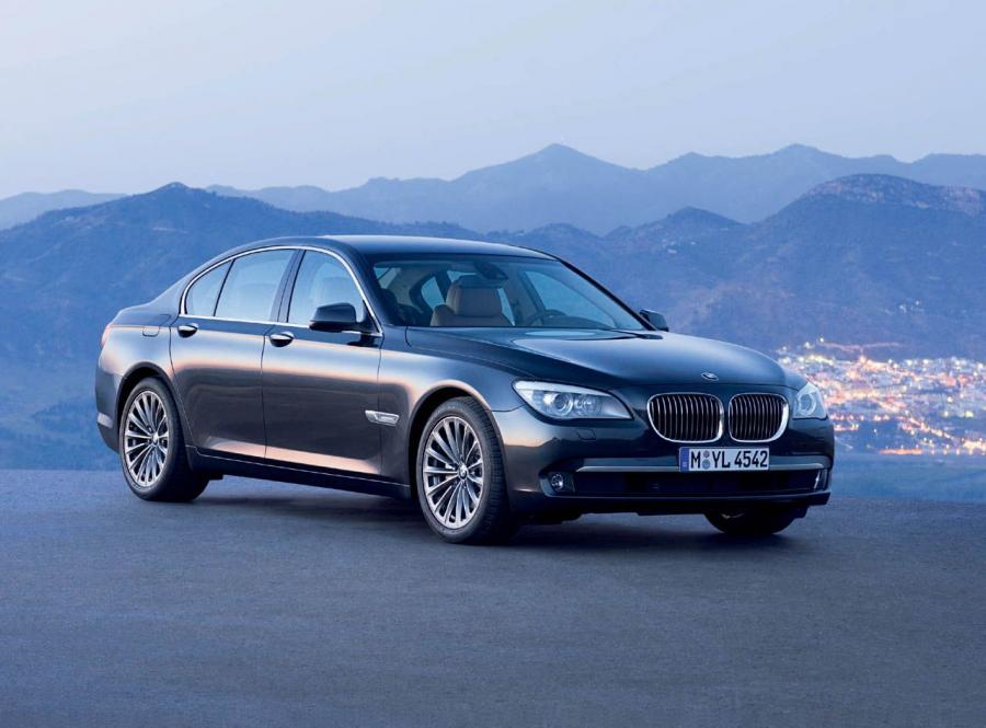  BMW 7-Series 2009 года  (фото 166 из 167)